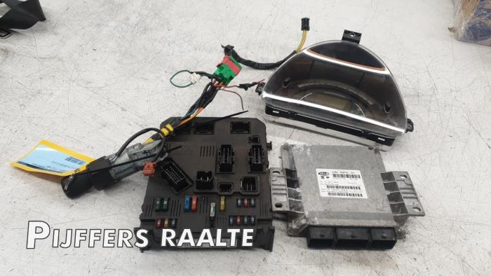 Gebruikte Kontaktslot + computer Citroen C2 (JM) 1.1 Prijs € 242,00 Inclusief btw aangeboden door Pijffers B.V. Raalte