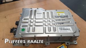 Gebruikte On-board charger Peugeot 3008 II (M4/MC/MJ/MR) 1.6 16V HYbrid 225 Prijs € 877,25 Inclusief btw aangeboden door Pijffers B.V. Raalte