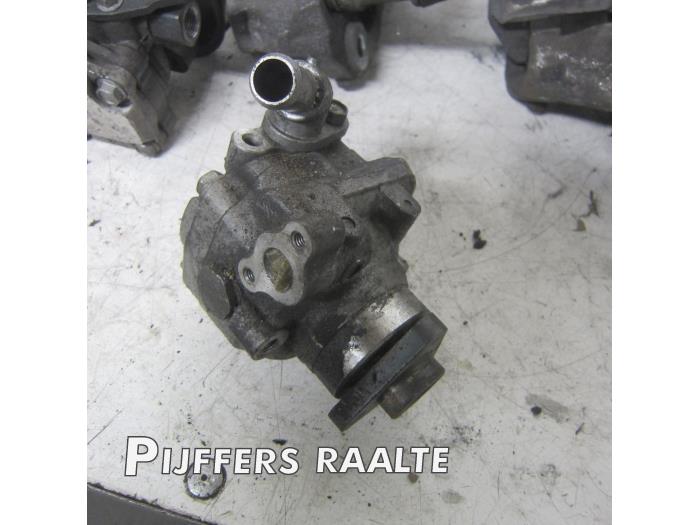 Gebruikte Servopomp Volkswagen Transporter T5 2.0 TDI DRF Prijs € 50,00 Margeregeling aangeboden door Pijffers B.V. Raalte