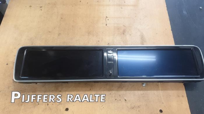 Gebruikte Display Interieur Mercedes S (222.0/222.1) 3.0 S-350 BlueTEC, S-350d 24V Prijs € 1.331,00 Inclusief btw aangeboden door Pijffers B.V. Raalte