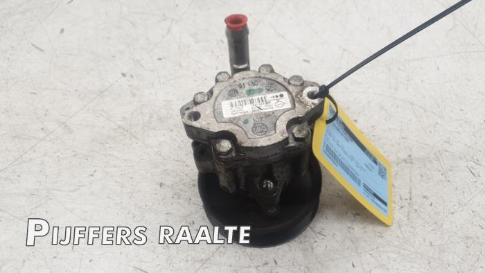 Gebruikte Pomp Servo Opel Movano (4A1; 4A2; 4B2; 4B3; 4C2; 4C3) 2.5 CDTI 16V DPF Prijs € 60,50 Inclusief btw aangeboden door Pijffers B.V. Raalte