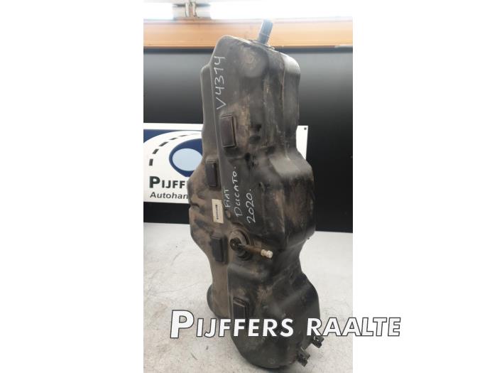 Gebruikte Ureumreservoir Fiat Ducato (250) 2.3 D 120 Multijet AdBlue Prijs € 847,00 Inclusief btw aangeboden door Pijffers B.V. Raalte