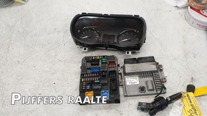 Gebruikte Kontaktslot + computer Peugeot Expert (V1/VA/VB/VE/VF/VT/VY) 2.0 Blue HDi 150 16V Prijs € 302,50 Inclusief btw aangeboden door Pijffers B.V. Raalte