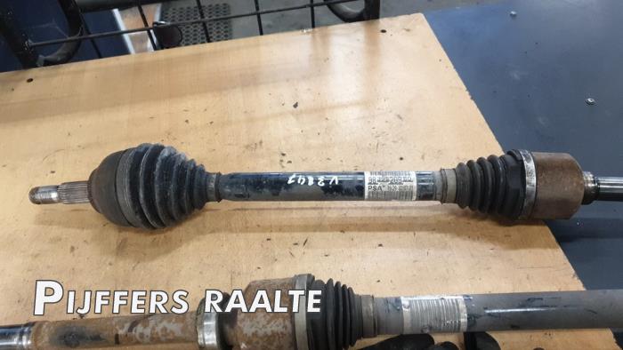 Gebruikte Steekas links-voor Citroen Jumpy 1.5 Blue HDi 100 Prijs € 150,00 Inclusief btw aangeboden door Pijffers B.V. Raalte