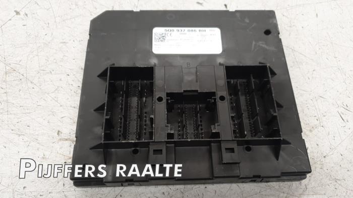Gebruikte Module Bodycontrol Volkswagen Passat (3G2) 2.0 TDI BiTurbo 16V 4Motion Prijs € 60,50 Inclusief btw aangeboden door Pijffers B.V. Raalte