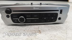 Gebruikte Radio CD Speler Renault Megane III Grandtour (KZ) 1.5 dCi 110 Prijs € 99,99 Inclusief btw aangeboden door Pijffers B.V. Raalte