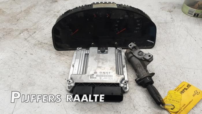 Gebruikte Computer Motormanagement Volkswagen Transporter T5 2.5 TDi Prijs € 361,79 Inclusief btw aangeboden door Pijffers B.V. Raalte