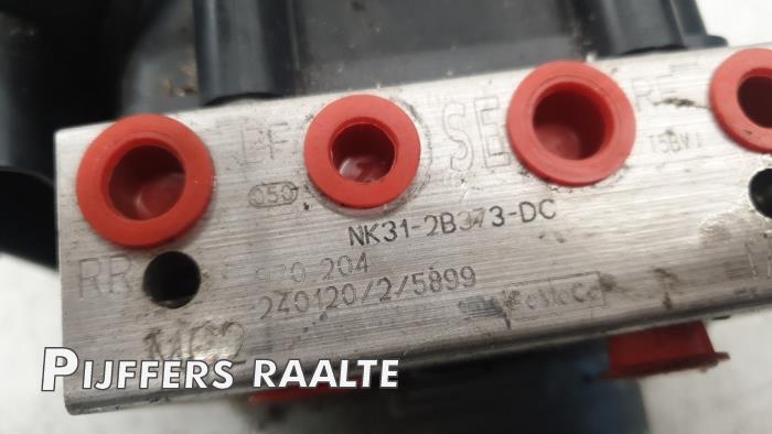 ABS Pomp van een Ford Transit 2.0 TDCi 16V Eco Blue 130 RWD 2024