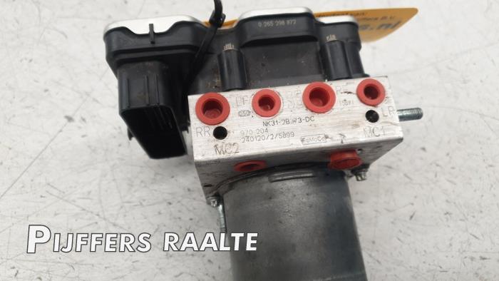 ABS Pomp van een Ford Transit 2.0 TDCi 16V Eco Blue 130 RWD 2024