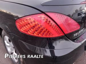 Gebruikte Achterlicht links Peugeot 307 CC (3B) 2.0 16V Prijs € 242,00 Inclusief btw aangeboden door Pijffers B.V. Raalte