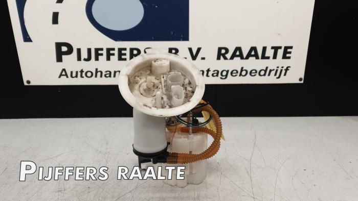 Gebruikte Tank element Pomp BMW 3 serie (F30) 320i 2.0 16V Prijs € 60,50 Inclusief btw aangeboden door Pijffers B.V. Raalte