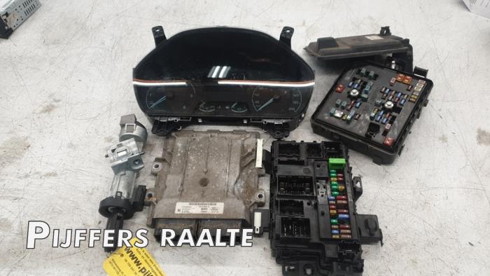 Gebruikte Kontaktslot + computer Ford Transit 2.0 TDCi 16V Eco Blue 130 RWD Prijs € 544,50 Inclusief btw aangeboden door Pijffers B.V. Raalte
