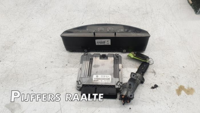 Gebruikte Kontaktslot + computer Volkswagen Transporter T5 2.5 TDi Prijs € 195,00 Margeregeling aangeboden door Pijffers B.V. Raalte