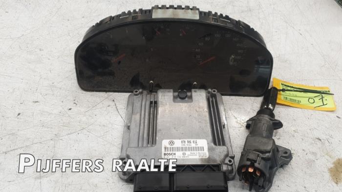 Gebruikte Kontaktslot + computer Volkswagen Transporter T5 2.5 TDi Prijs € 195,00 Margeregeling aangeboden door Pijffers B.V. Raalte