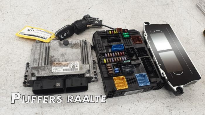 Gebruikte Contactslot + computer Opel Combo Cargo 1.5 CDTI 100 Prijs € 482,79 Inclusief btw aangeboden door Pijffers B.V. Raalte