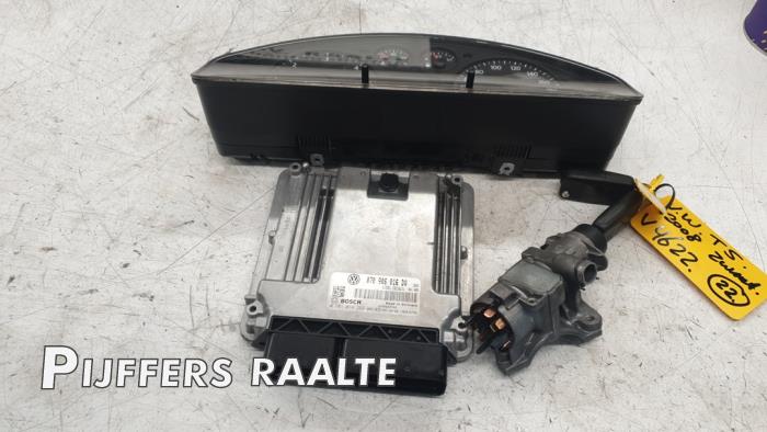 Gebruikte Kontaktslot + computer Volkswagen Transporter T5 2.5 TDi Prijs € 361,79 Inclusief btw aangeboden door Pijffers B.V. Raalte