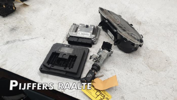 Gebruikte Kontaktslot + computer Seat Ibiza V (KJB) 1.0 TSI 12V Prijs € 242,00 Inclusief btw aangeboden door Pijffers B.V. Raalte