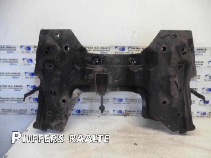 Gebruikte Subframe Peugeot 207 SW (WE/WU) Prijs € 50,00 Margeregeling aangeboden door Pijffers B.V. Raalte
