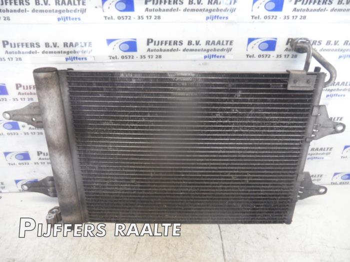 Airco Condensor van een Volkswagen Polo IV (9N1/2/3) 1.2 2005