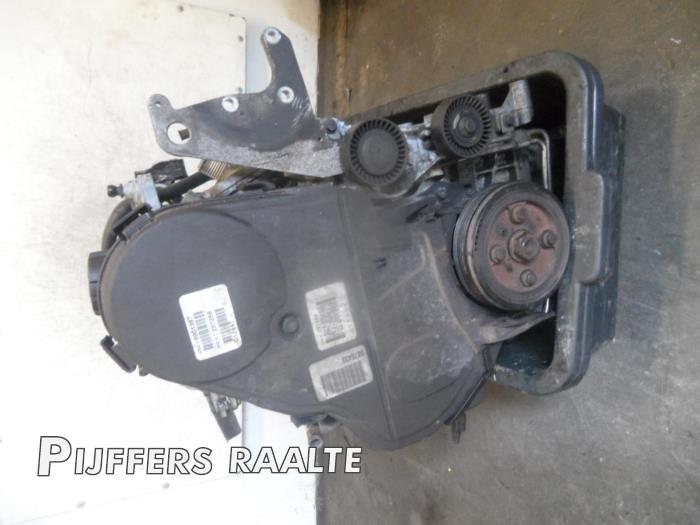 Gebruikte Motor Volvo V70 (SW) 2.4 D5 20V Prijs € 650,00 Margeregeling aangeboden door Pijffers B.V. Raalte