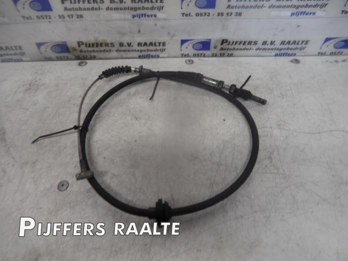 Gebruikte Handrem Kabel Iveco New Daily VI 33S13, 35C13, 35S13 Prijs € 50,00 Margeregeling aangeboden door Pijffers B.V. Raalte