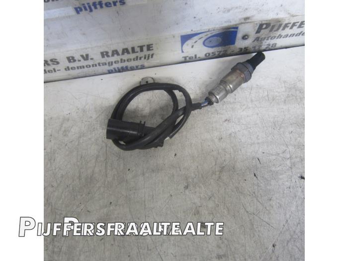 Gebruikte Lambda Sonde Volkswagen Caddy III (2KA,2KH,2CA,2CH) 1.6 TDI 16V Prijs € 12,50 Margeregeling aangeboden door Pijffers B.V. Raalte