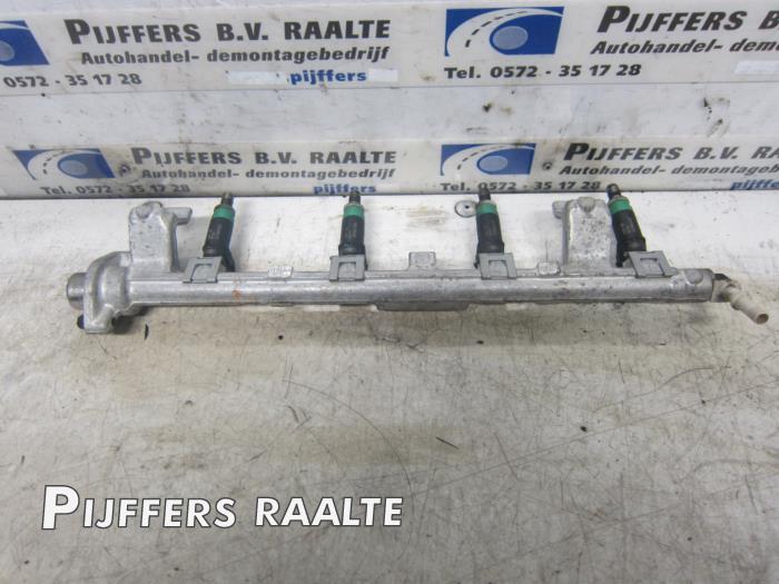 Gebruikte Common rail (Injectie) Ford Focus 2 1.6 16V Prijs € 50,00 Margeregeling aangeboden door Pijffers B.V. Raalte