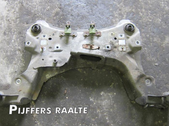 Gebruikte Subframe Renault Megane III Grandtour (KZ) 1.9 dCi Prijs € 50,00 Margeregeling aangeboden door Pijffers B.V. Raalte