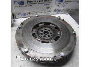 Gebruikte Dubbele massa vliegwiel Iveco New Daily V 29L13V, 35C13V, 35S13V, 40C13V, 40S13V Prijs € 250,00 Margeregeling aangeboden door Pijffers B.V. Raalte