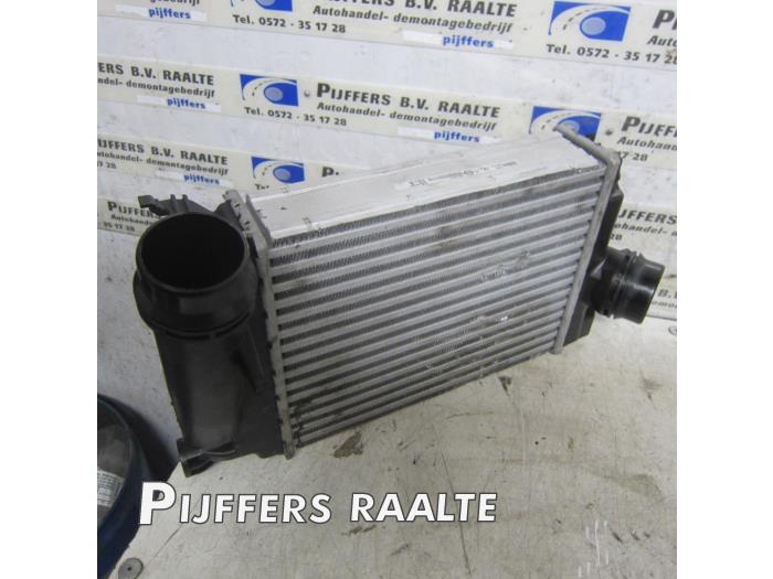 Gebruikte Intercooler Renault Kadjar (RFEH) 1.2 Energy TCE 130 Prijs € 100,00 Margeregeling aangeboden door Pijffers B.V. Raalte
