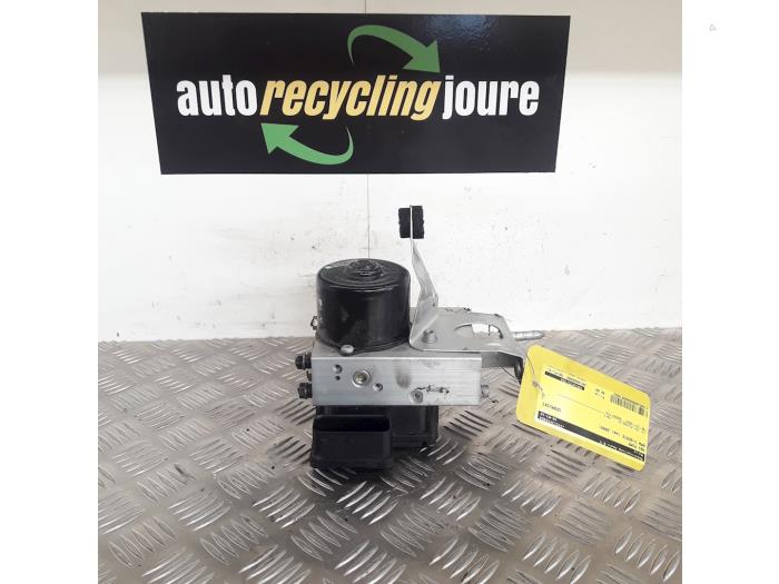 Gebruikte ABS Pomp BMW 3 serie (E46/4) 320d 16V Prijs € 29,99 Margeregeling aangeboden door Autorecycling Joure B.V.