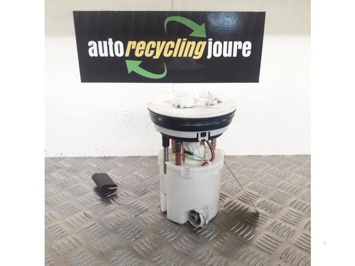 Gebruikte Tank element Pomp Ford Fiesta 6 (JA8) 1.4 16V Prijs € 24,99 Margeregeling aangeboden door Autorecycling Joure B.V.