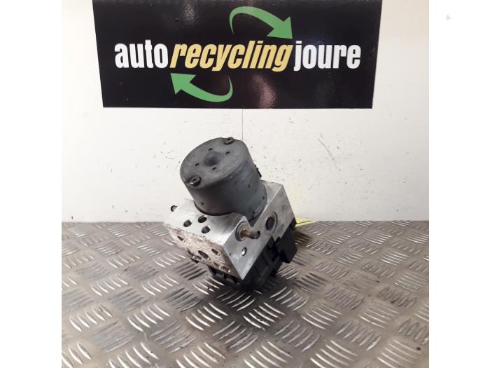 Gebruikte ABS Pomp Kia Sorento I (JC) 2.5 CRDi 16V Prijs € 29,99 Margeregeling aangeboden door Autorecycling Joure B.V.