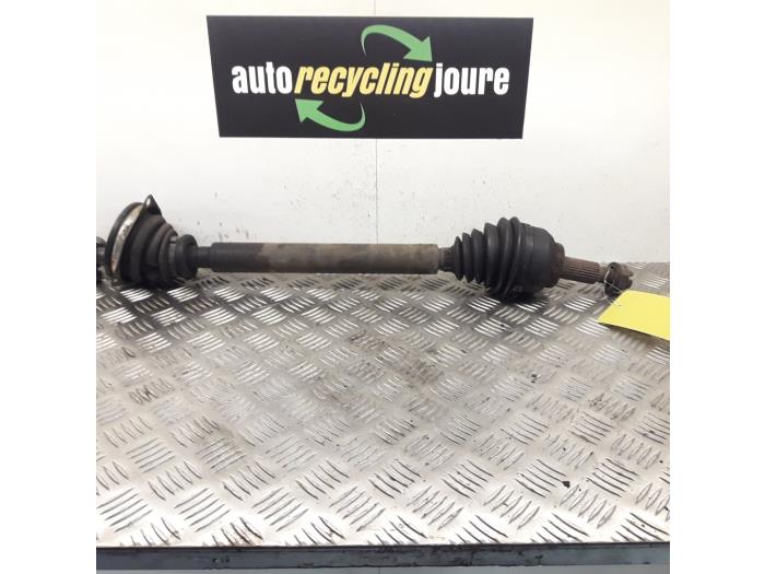 Gebruikte Aandrijfas links-voor Renault Laguna II Grandtour (KG) 2.0 16V IDE Prijs € 24,99 Margeregeling aangeboden door Autorecycling Joure B.V.