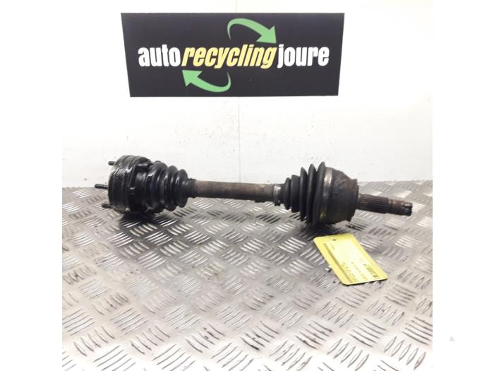 Gebruikte Aandrijfas links-voor Alfa Romeo 145 (930A) 1.4 Twin Spark 16V Prijs € 24,99 Margeregeling aangeboden door Autorecycling Joure B.V.