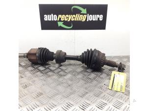 Gebruikte Homokineetas links-voor Saab 9-5 (YS3E) 2.2 TiD 16V Prijs € 30,00 Margeregeling aangeboden door Autorecycling Joure B.V.