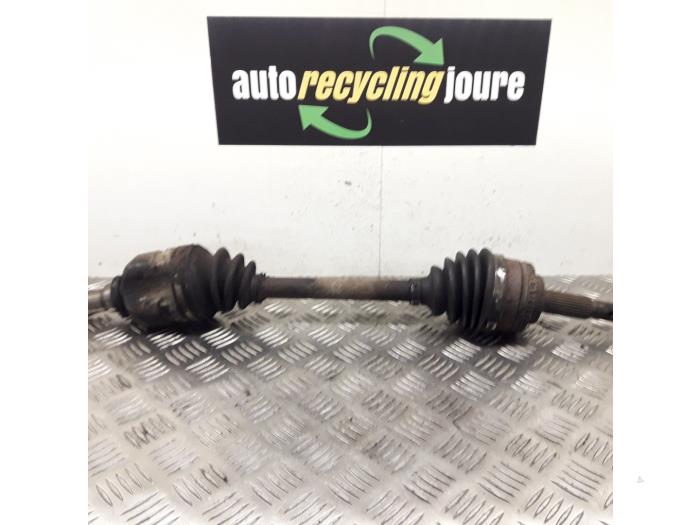 Gebruikte Aandrijfas links-voor Toyota Avensis (T22) 1.6 16V VVT-i Prijs € 24,99 Margeregeling aangeboden door Autorecycling Joure B.V.