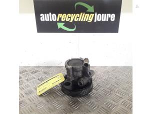 Gebruikte Stuurpomp Renault Laguna II (BG) 1.6 16V Prijs € 15,00 Margeregeling aangeboden door Autorecycling Joure B.V.