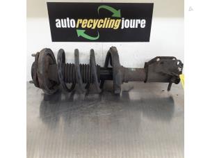 Gebruikte Schokdemperpoot links-voor Mazda 323 Fastbreak (BJ14) 2.0 DTiD 16V Prijs € 24,99 Margeregeling aangeboden door Autorecycling Joure B.V.