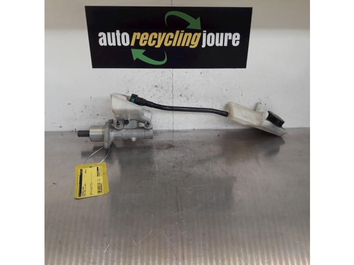 Gebruikte Hoofdremcilinder Ford Focus C-Max 1.8 16V Prijs € 35,00 Margeregeling aangeboden door Autorecycling Joure B.V.