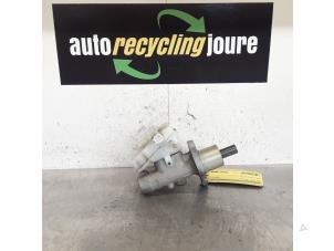 Gebruikte Hoofdremcilinder Ford Focus C-Max 1.8 16V Prijs € 30,00 Margeregeling aangeboden door Autorecycling Joure B.V.