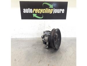 Gebruikte Stuurpomp Mercedes Vito (638.1/2) 2.2 CDI 110 16V Prijs € 15,00 Margeregeling aangeboden door Autorecycling Joure B.V.