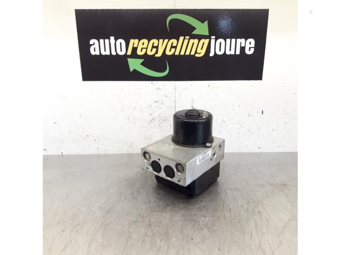 Gebruikte ABS Pomp BMW 3 serie Touring (E46/3) 330d 24V Prijs € 29,99 Margeregeling aangeboden door Autorecycling Joure B.V.