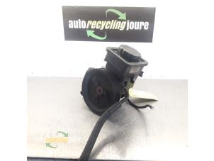 Gebruikte Pomp Servo BMW 3 serie Touring (E46/3) 320d 16V Prijs € 15,00 Margeregeling aangeboden door Autorecycling Joure B.V.