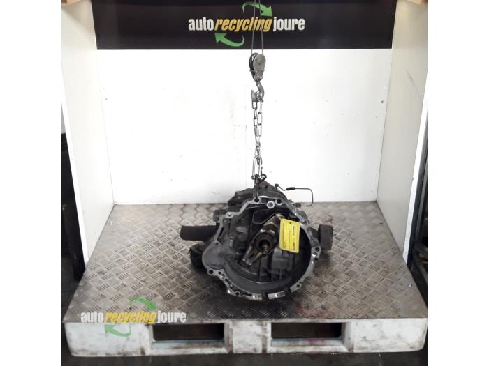 Gebruikte Versnellingsbak Volkswagen Passat Variant (3B5) 1.8 T 20V Prijs € 75,00 Margeregeling aangeboden door Autorecycling Joure B.V.