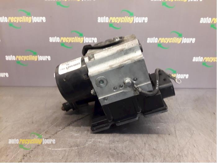 Gebruikte ABS Pomp Saab 9-3 II Sport Sedan (YS3F) 2.2 TiD 16V Prijs € 29,99 Margeregeling aangeboden door Autorecycling Joure B.V.