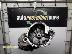 Gebruikte Versnellingsbak Mercedes Vito (638.0) 2.2 CDI 112 16V Prijs € 75,00 Margeregeling aangeboden door Autorecycling Joure B.V.