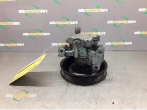 Gebruikte Stuurpomp Mercedes Vito (638.0) 2.2 CDI 112 16V Prijs € 15,00 Margeregeling aangeboden door Autorecycling Joure B.V.