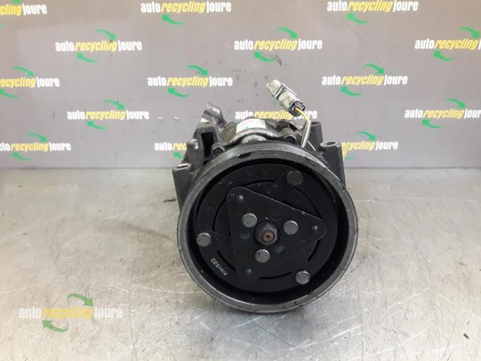 Gebruikte Pomp Airco Renault Clio III (BR/CR) 1.5 dCi FAP Prijs € 99,99 Margeregeling aangeboden door Autorecycling Joure B.V.