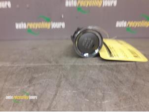 Gebruikte Start/Stop schakelaar Lexus IS (E2) 220d 16V Prijs € 15,00 Margeregeling aangeboden door Autorecycling Joure B.V.